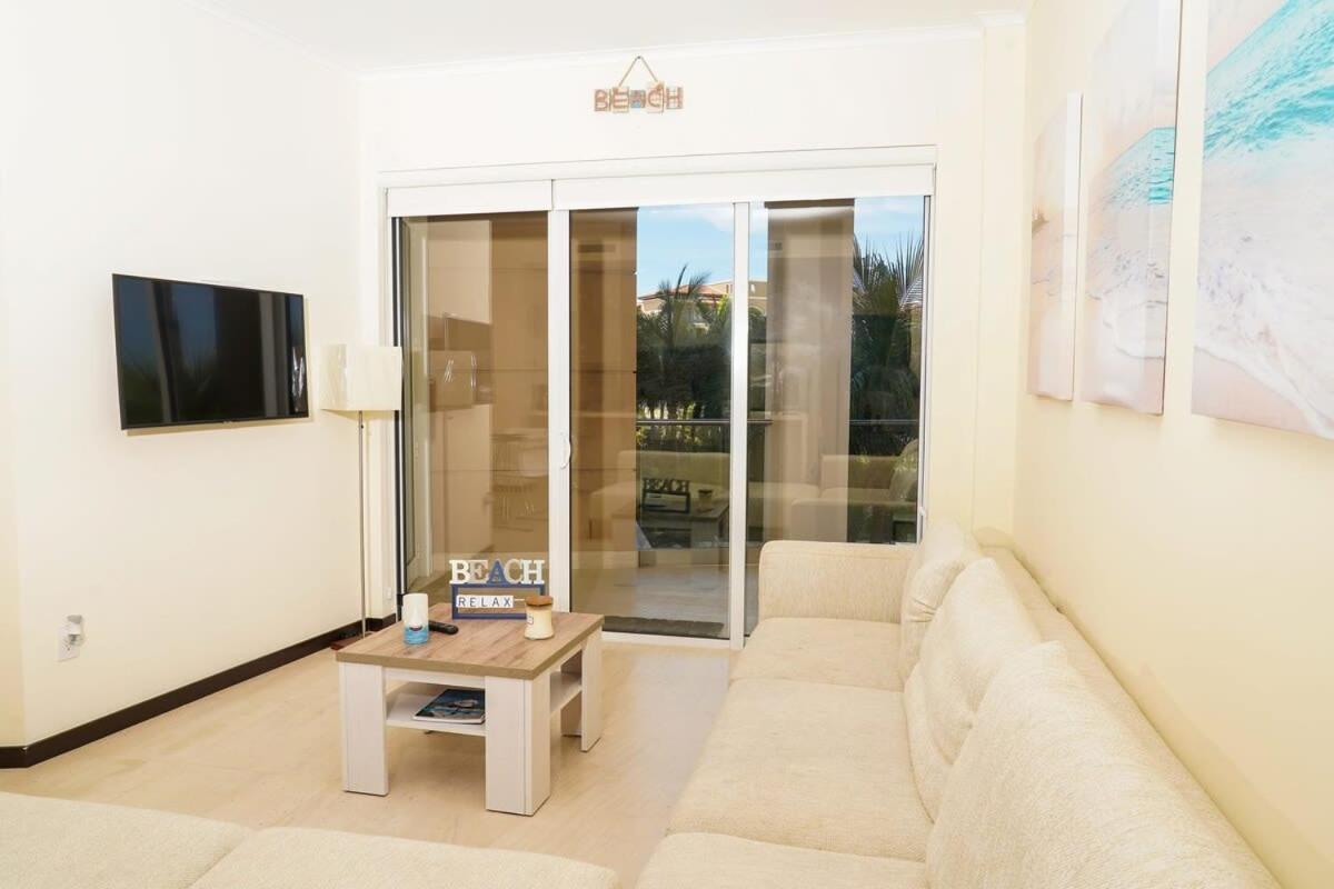 Beautiful Apartment In Eagle Beach Levent Palm Beach Bagian luar foto
