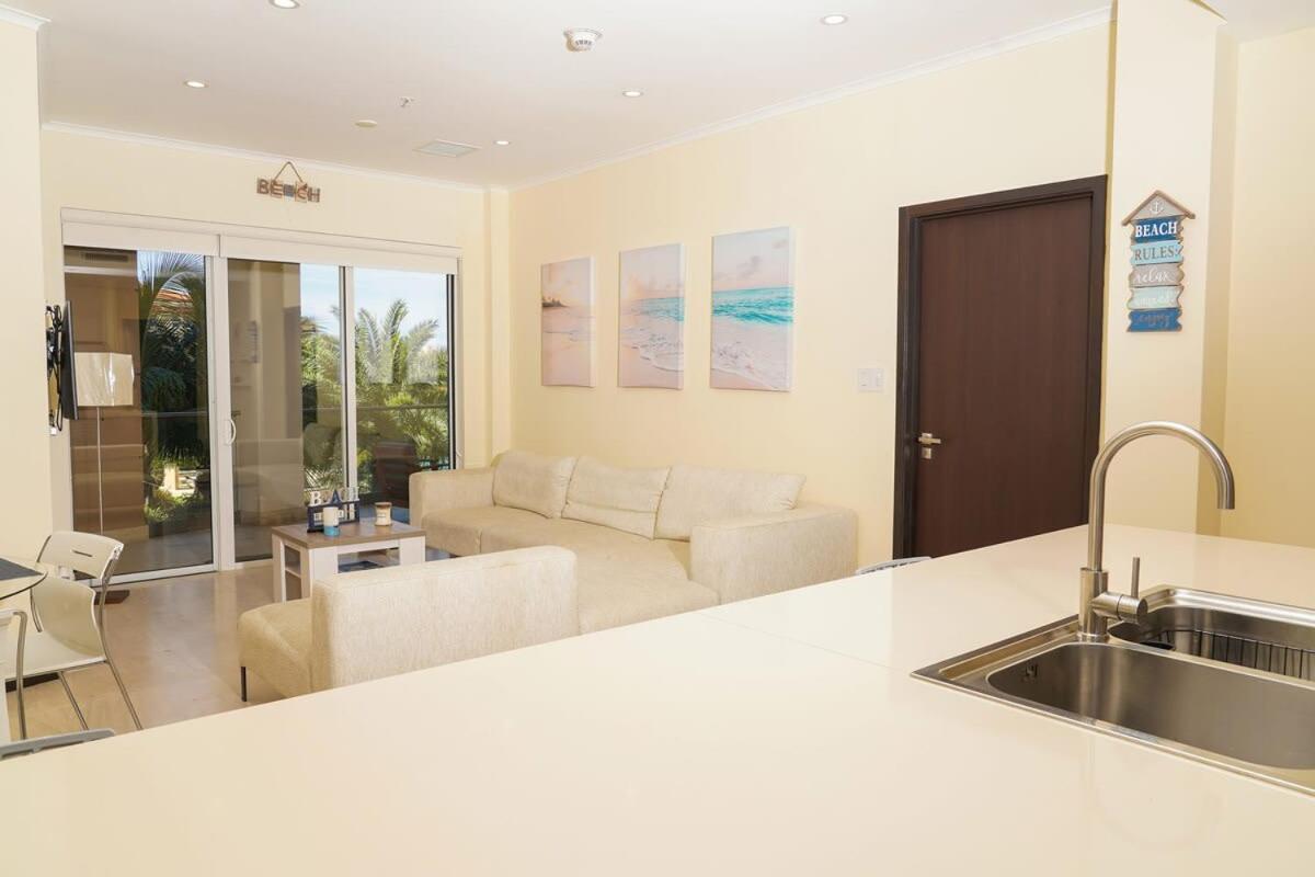 Beautiful Apartment In Eagle Beach Levent Palm Beach Bagian luar foto